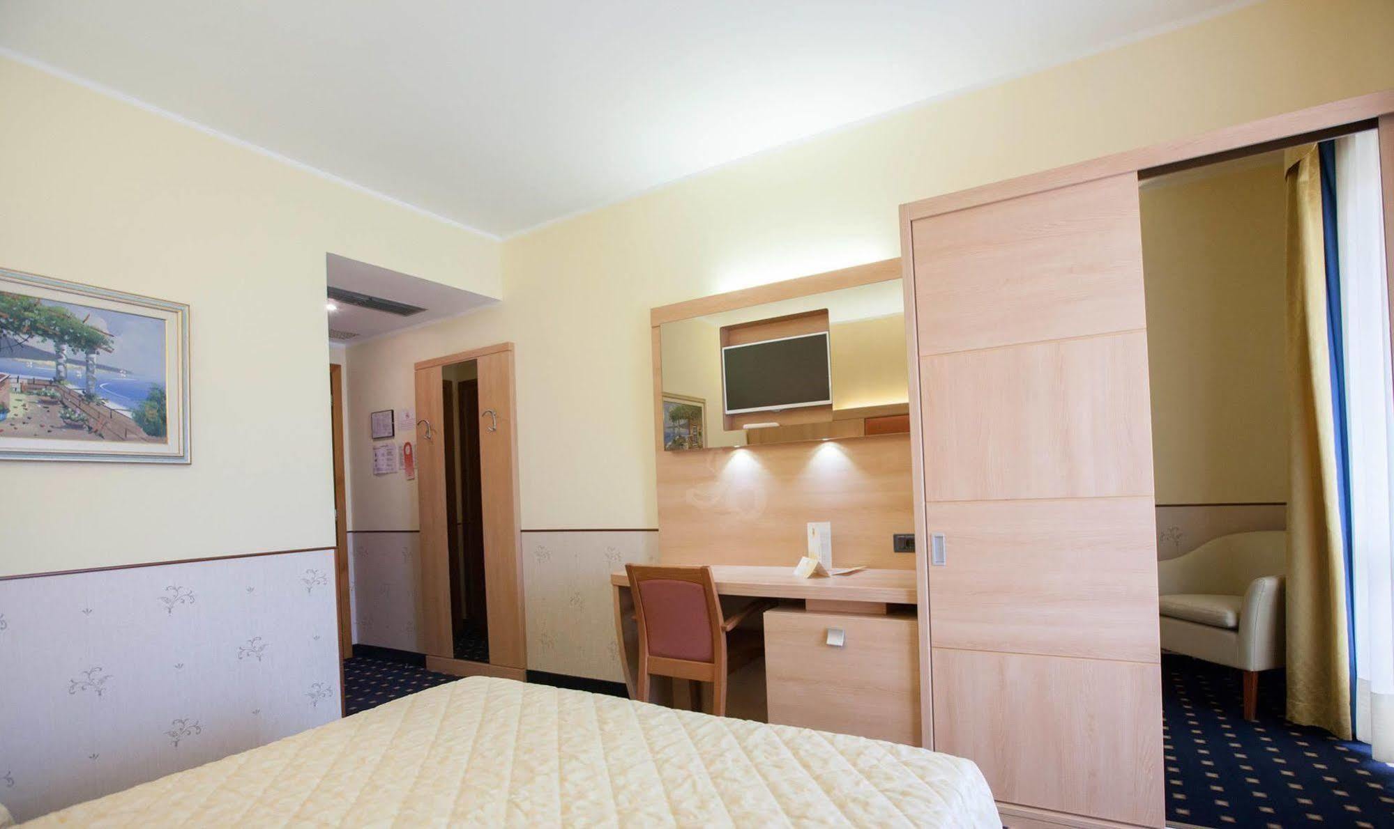 Hotel Gardenia & Villa Charme Adults Friendly 4Star Service Bardolino Exterior foto